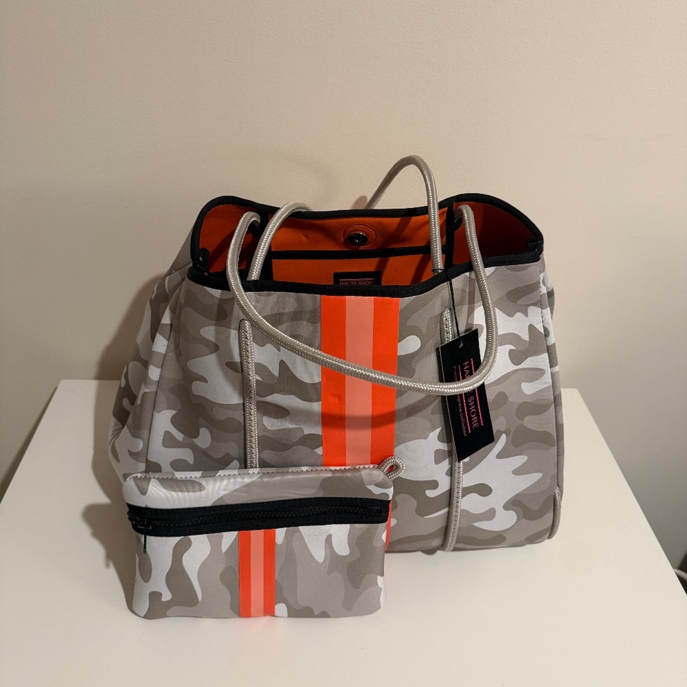 Haute Shore Greyson Neoprene Tote Bag in the Playa pattern